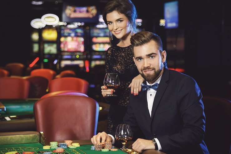 rog777 online platform dashboard showing live-dealer tables, sportsbook, and slots unified in one account